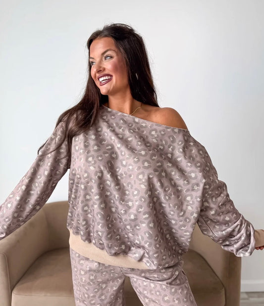 BIRDIE PREORDER Off The Shoulder Pullover